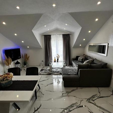 Luxury Apartment Megy Otočac Εξωτερικό φωτογραφία