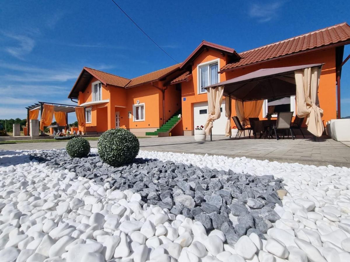 Luxury Apartment Megy Otočac Εξωτερικό φωτογραφία
