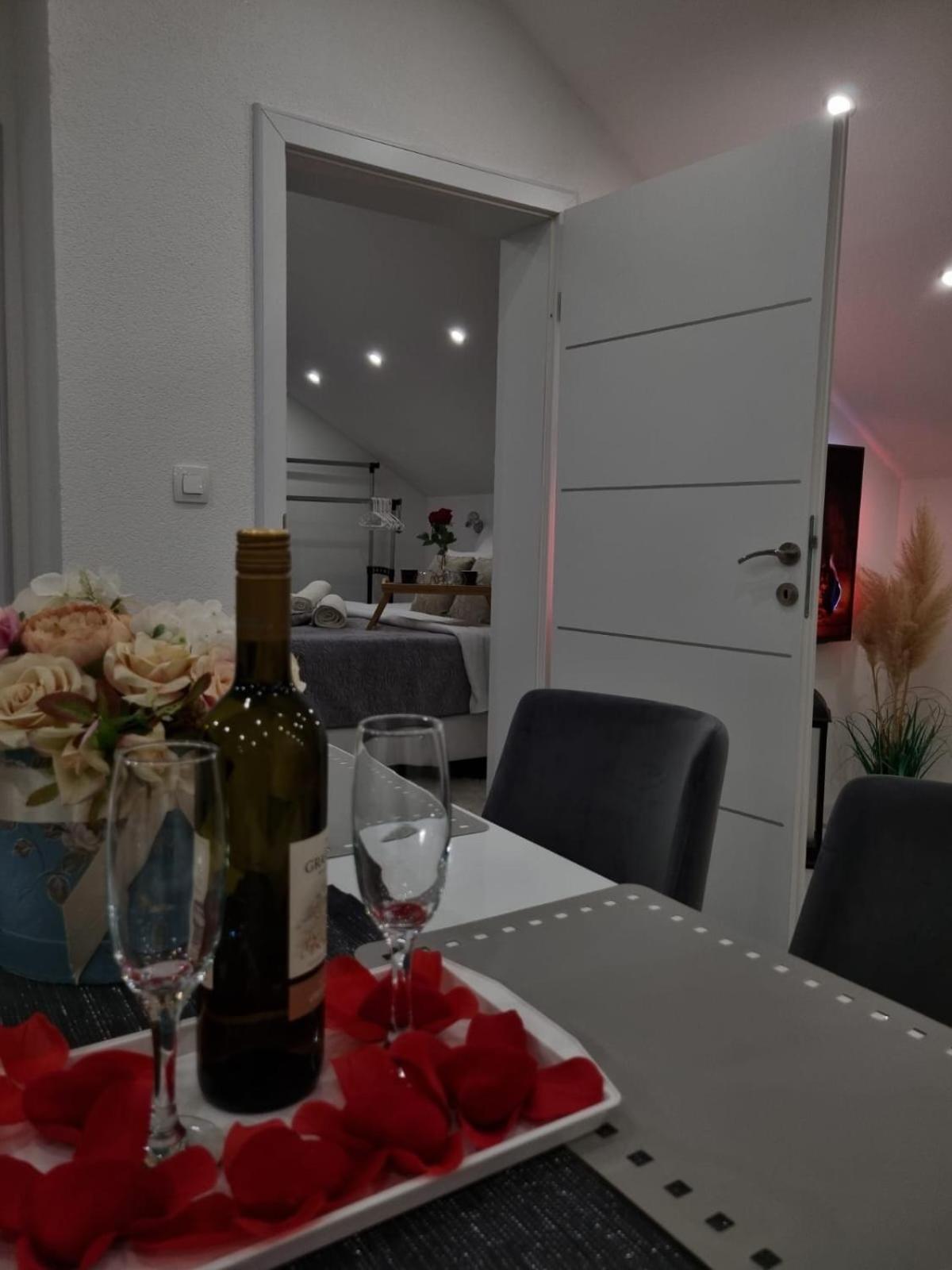 Luxury Apartment Megy Otočac Εξωτερικό φωτογραφία