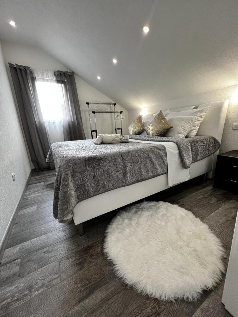 Luxury Apartment Megy Otočac Εξωτερικό φωτογραφία