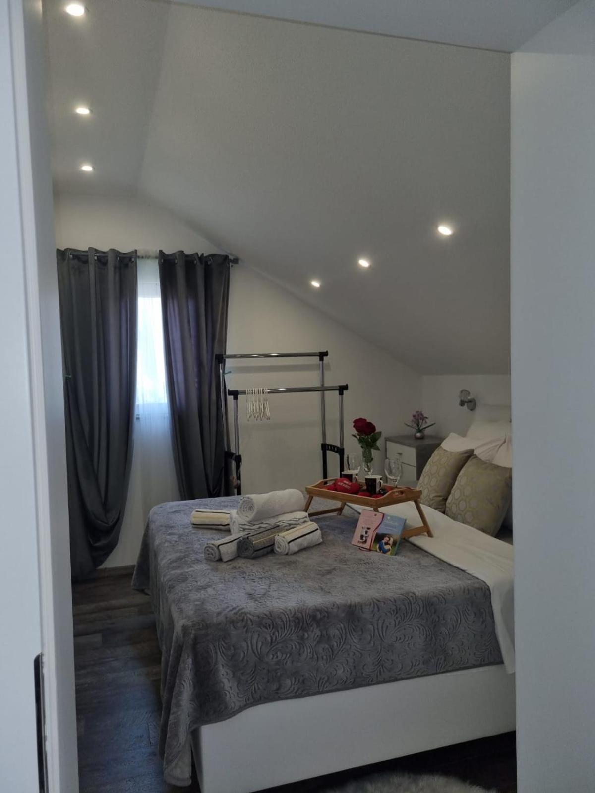 Luxury Apartment Megy Otočac Εξωτερικό φωτογραφία