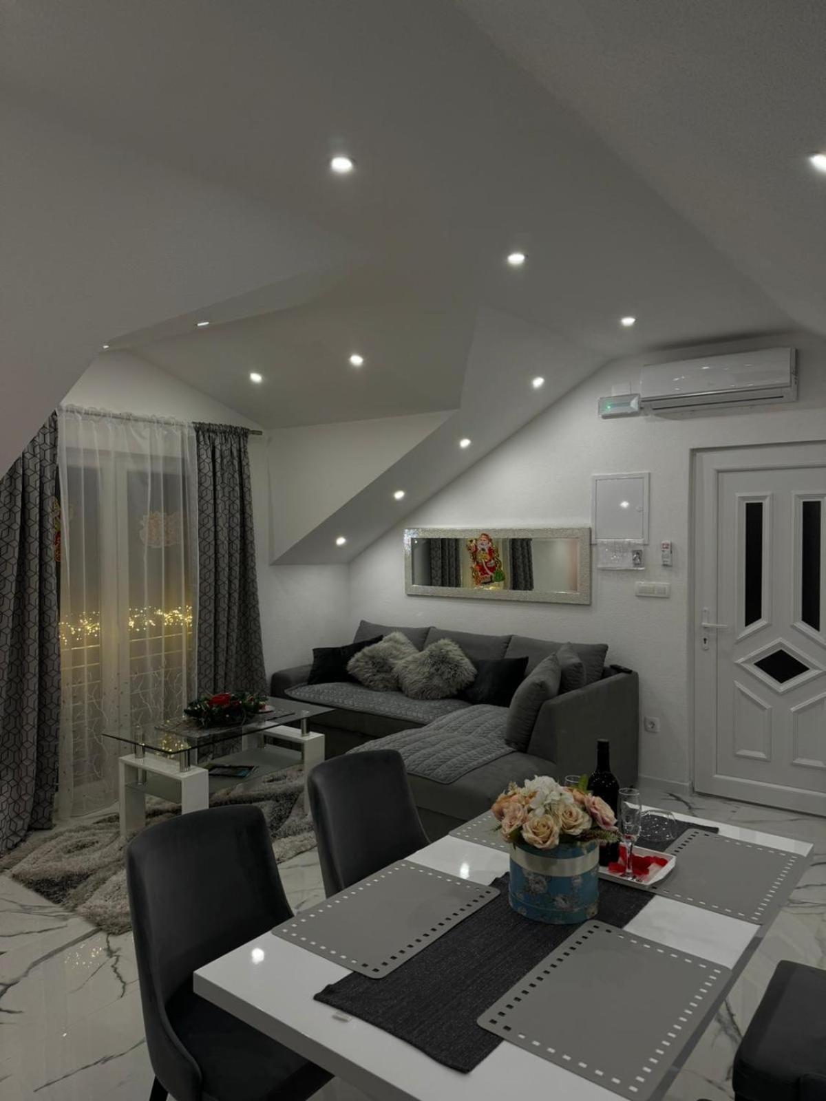 Luxury Apartment Megy Otočac Εξωτερικό φωτογραφία